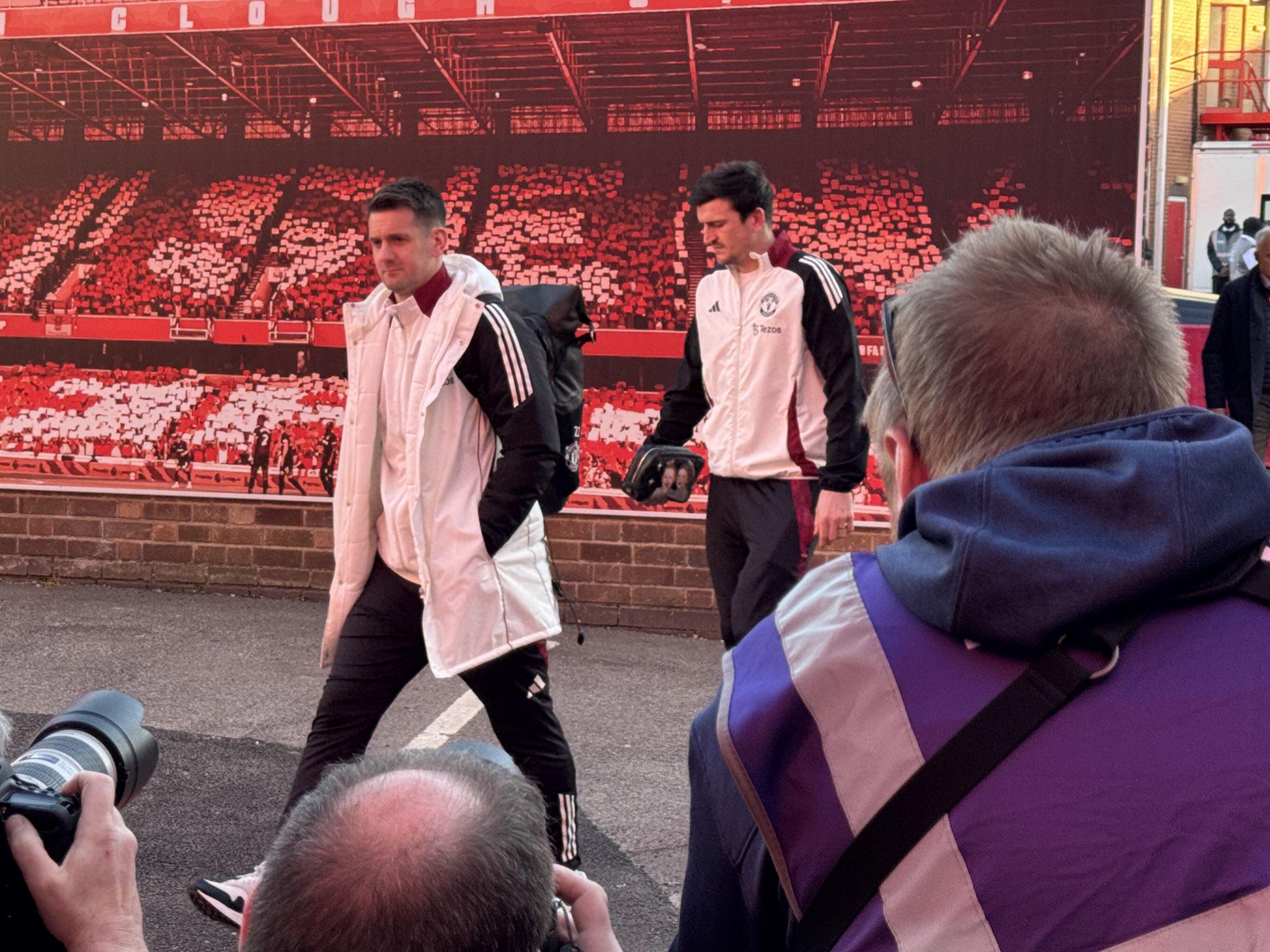 米尼奥莱曾, 但他看起来 米尼奥莱曾, 但他看起来