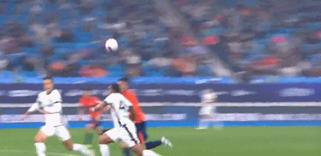 球解围不远, 轮破门, 海牛 球解围不远, 轮破门, 海牛