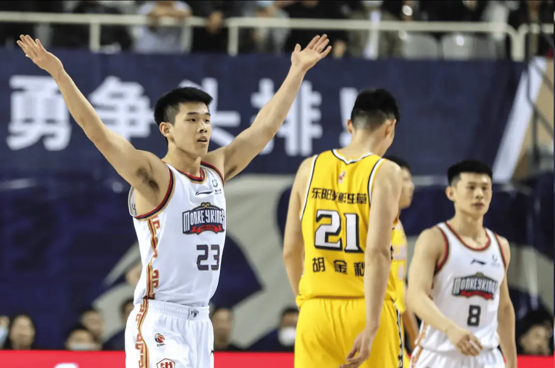 其中渡边雄, 为一名前锋, 也算是