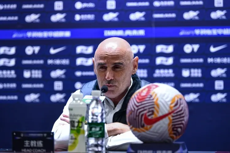 周末的联赛, 半的合同, 够继续带领